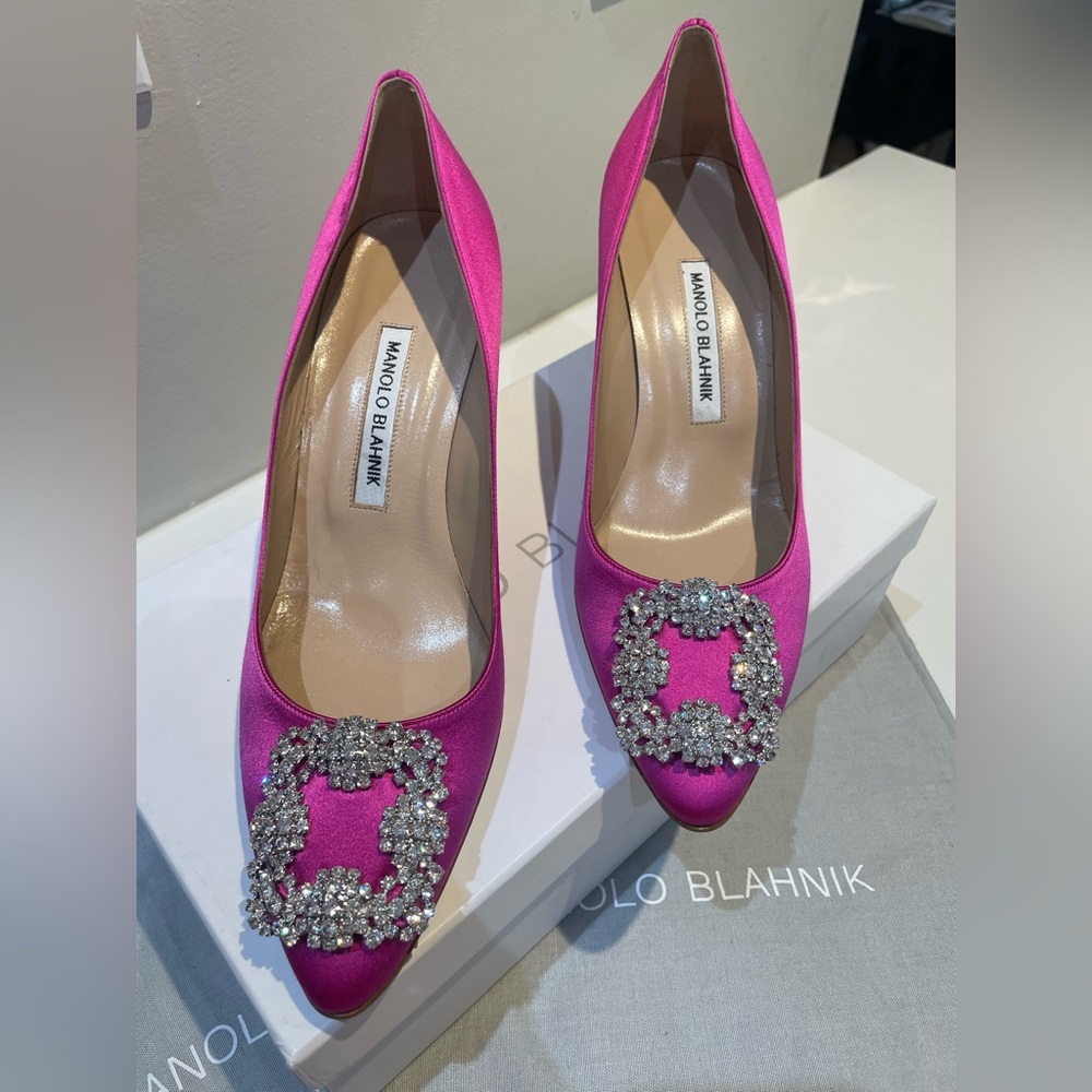 Manolo Blahnik Hangisi Fuschia Pink